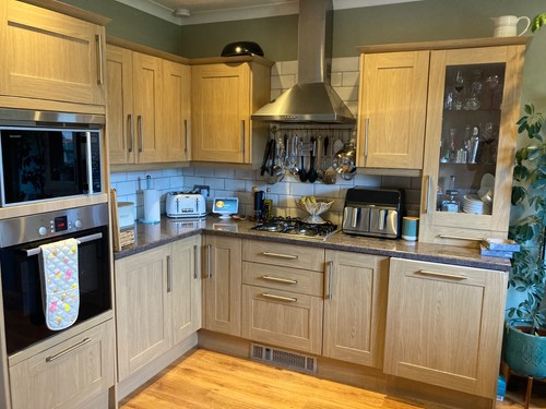 Full kitchen units seen - units, as